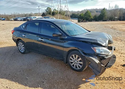 2017 Nissan Sentra S z USA, uszkodzony, nr VIN 3N1AB7AP7HY370319